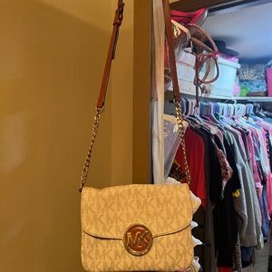 Michael Kors Crossbody